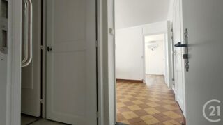  Appartement à louer 3 pièces 74 m²
