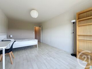  Appartement à louer 2 pièces 80 m²