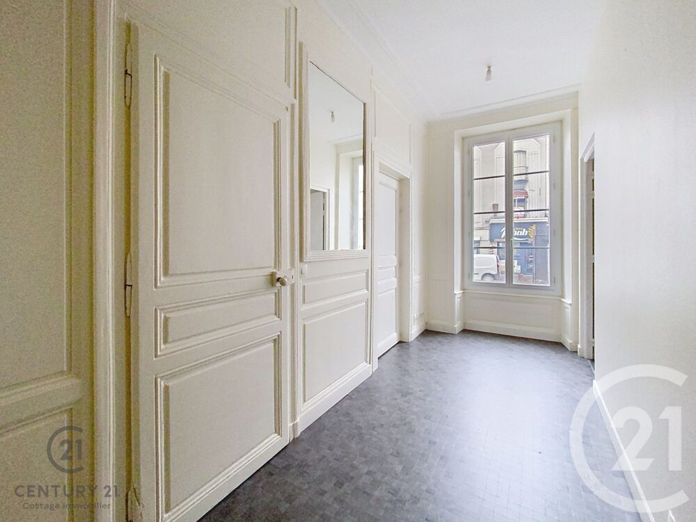Emplacement recherché en plein c½ur de NEMOURS ! <br....