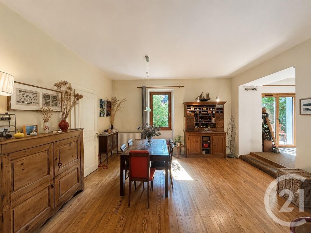 Maison de ville, de caractère située à Aix-Les-Bains, da....