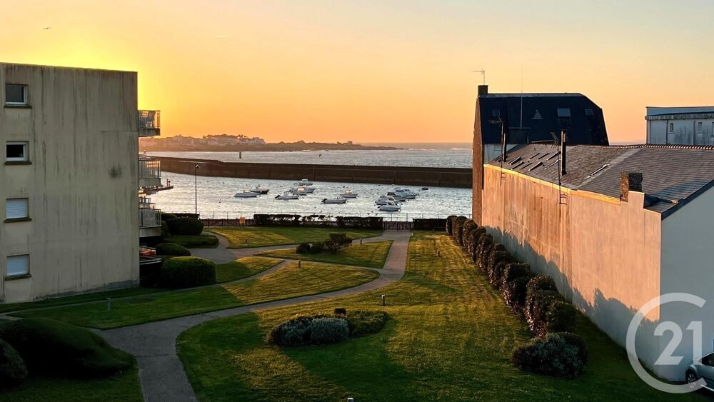 QUIBERON : Idéalement situé dans le quartier prisé de Po....