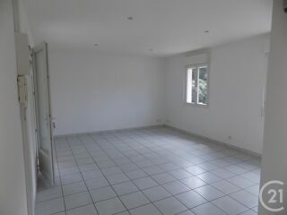  Appartement à louer 2 pièces 48 m²