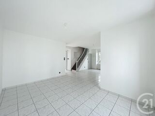  Appartement à louer 4 pièces 70 m²