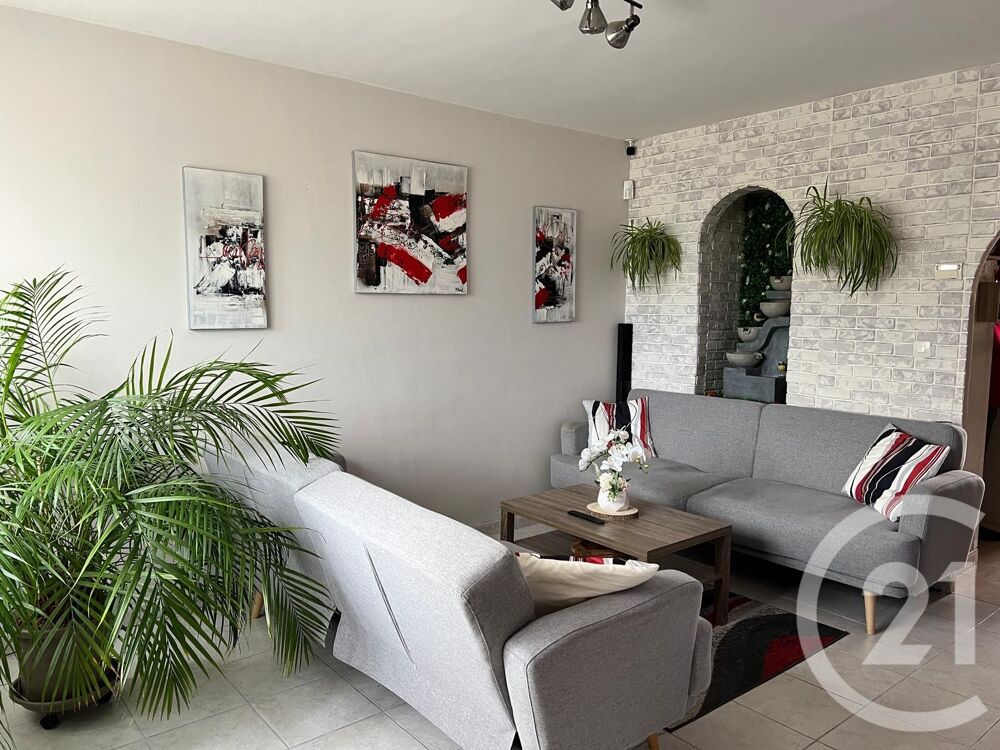 Appartement de 71m², dans un quartier très calme de Neve....