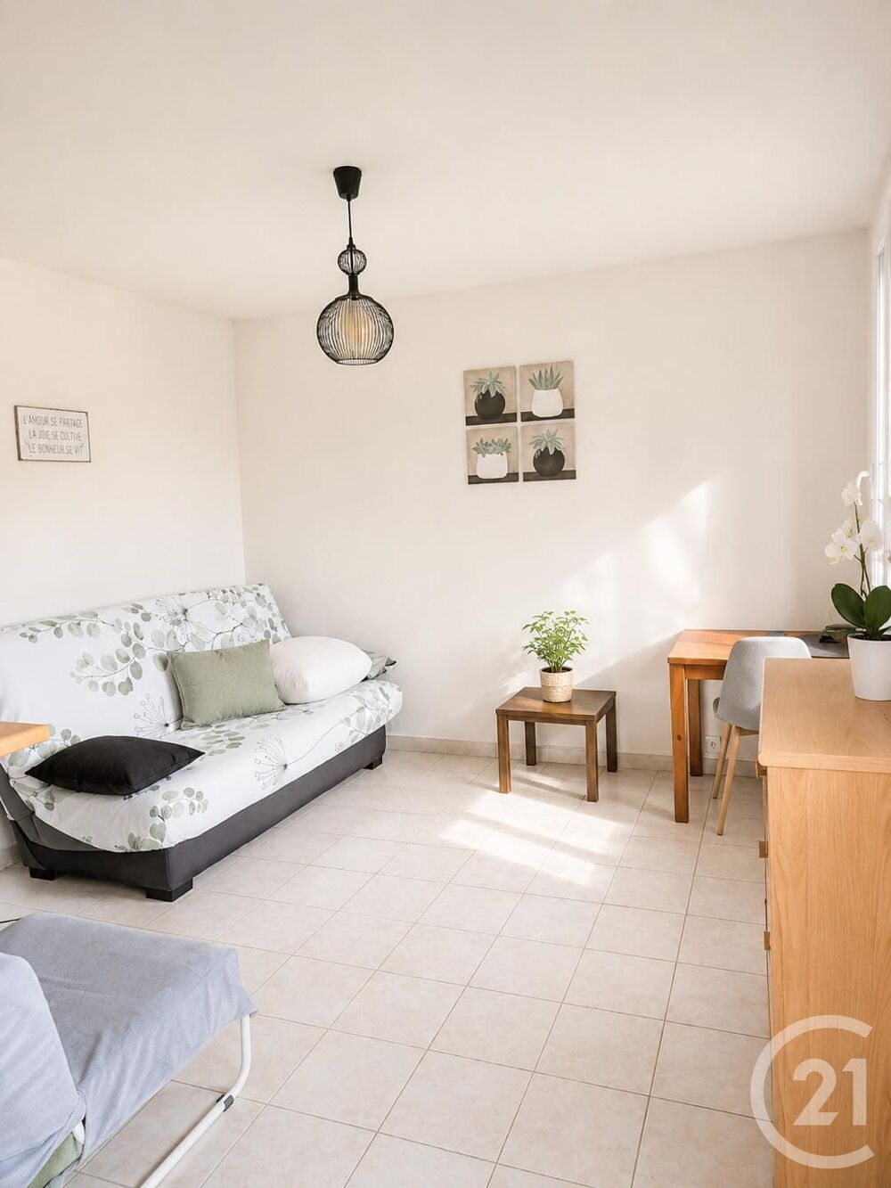 Vous recherchez un studio meublé à louer à NIMES avec pa....