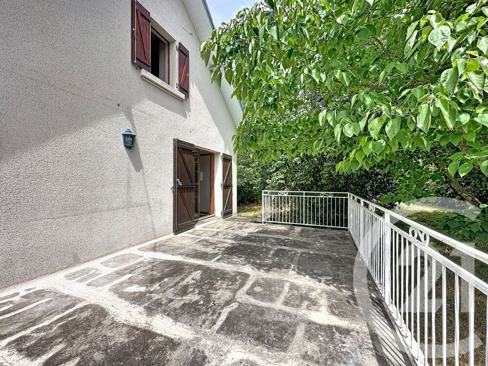 Nichée dans le calme de Taillecourt, cette maison de cin....