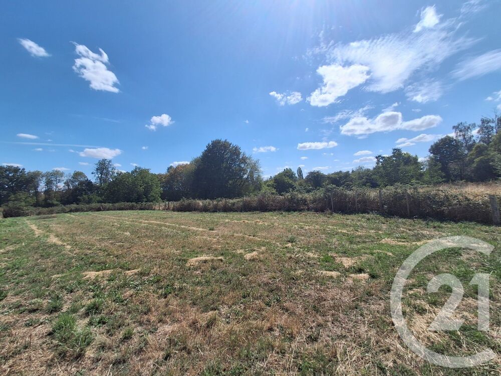 Nichée sur un terrain de 1332m², cette maison de campagn....
