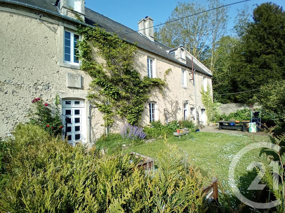 Maison 9 pièces 234 m² · à Creully sur Seulles · 234 m² · 419 500 €