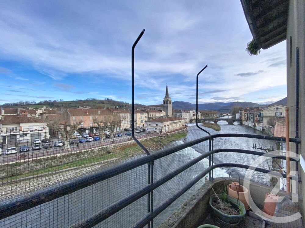 En plein centre-ville de Saint-Girons, bénéficiez d'un b....