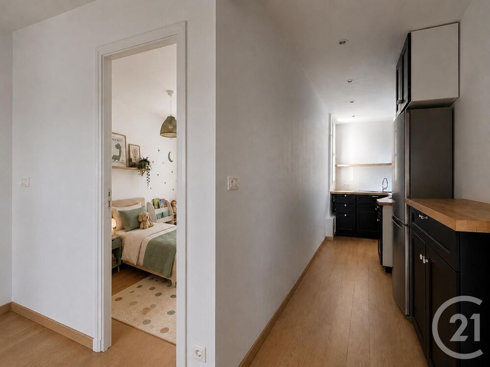 La Garenne-Colombes, au pied de la rue commerçante Volta....