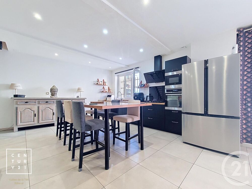 A VENDRE : MAISON DE VILLAGE AVEC EXTERIEUR, GARAGE ET D....
