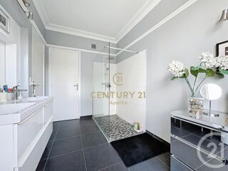  Maison � vendre 10 pi�ces 300 m�