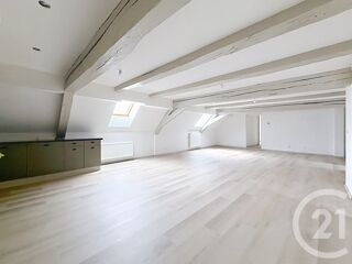  Appartement à louer 4 pièces 114 m²