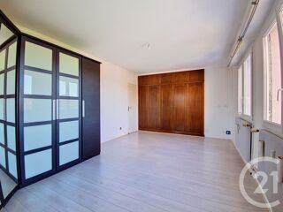  Appartement à vendre 4 pièces 121 m²