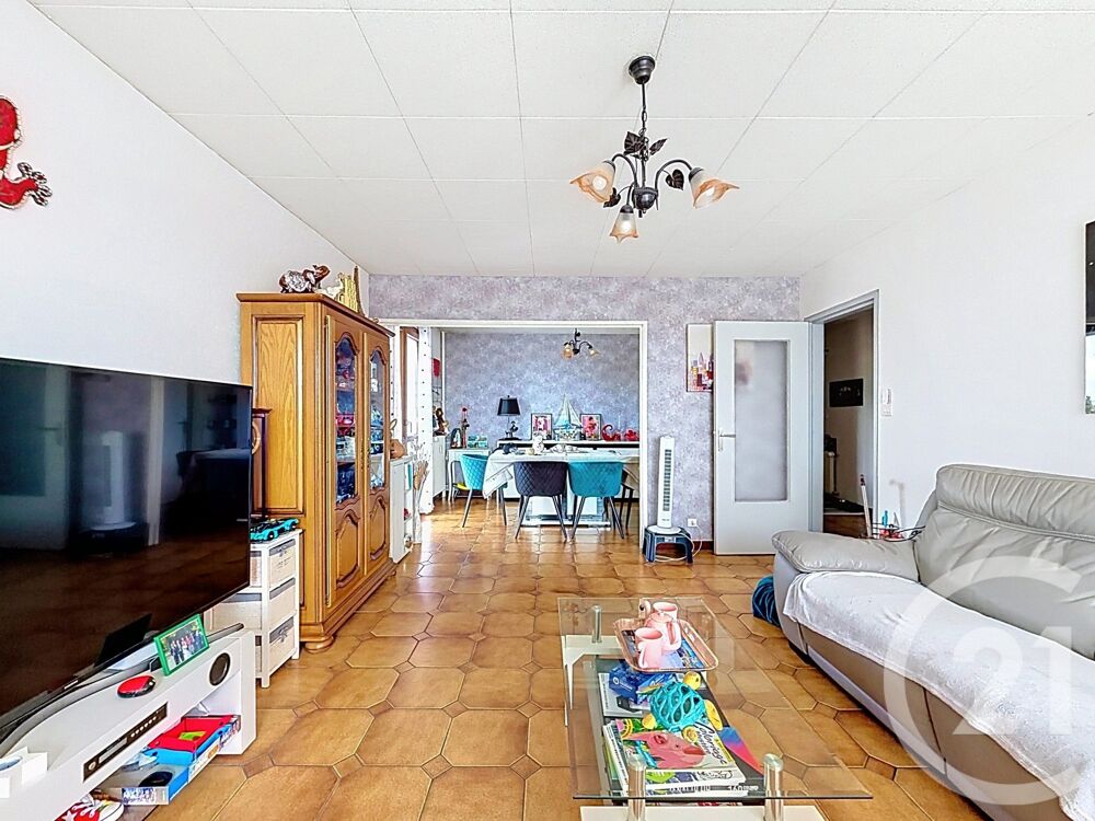 Appartement 4 pièces 82 m² · à Sochaux · 82 m² · 65 000 €