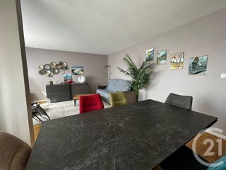  Appartement à louer 4 pièces 80 m²