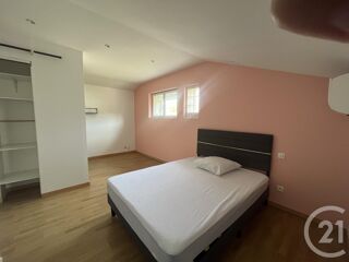  Appartement à louer 2 pièces 92 m²