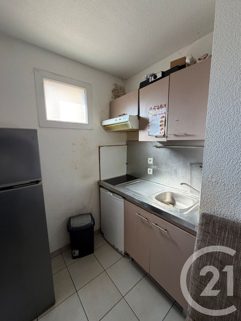 NICE - PASTEUR Studio de 20,30 m² situé au 1er étage....