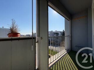  Appartement à louer 4 pièces 64 m²