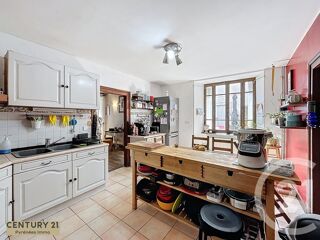  Maison  vendre 8 pices 580 m