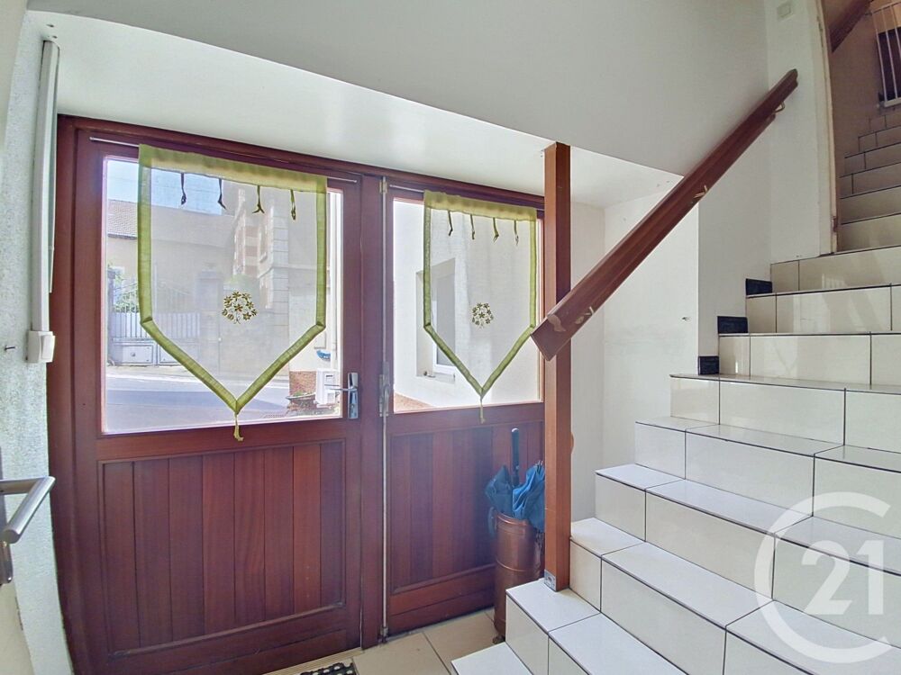 Située à Montbozon , compromis maison appartement . ....