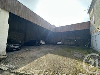  Parking / Garage à louer 10 m²