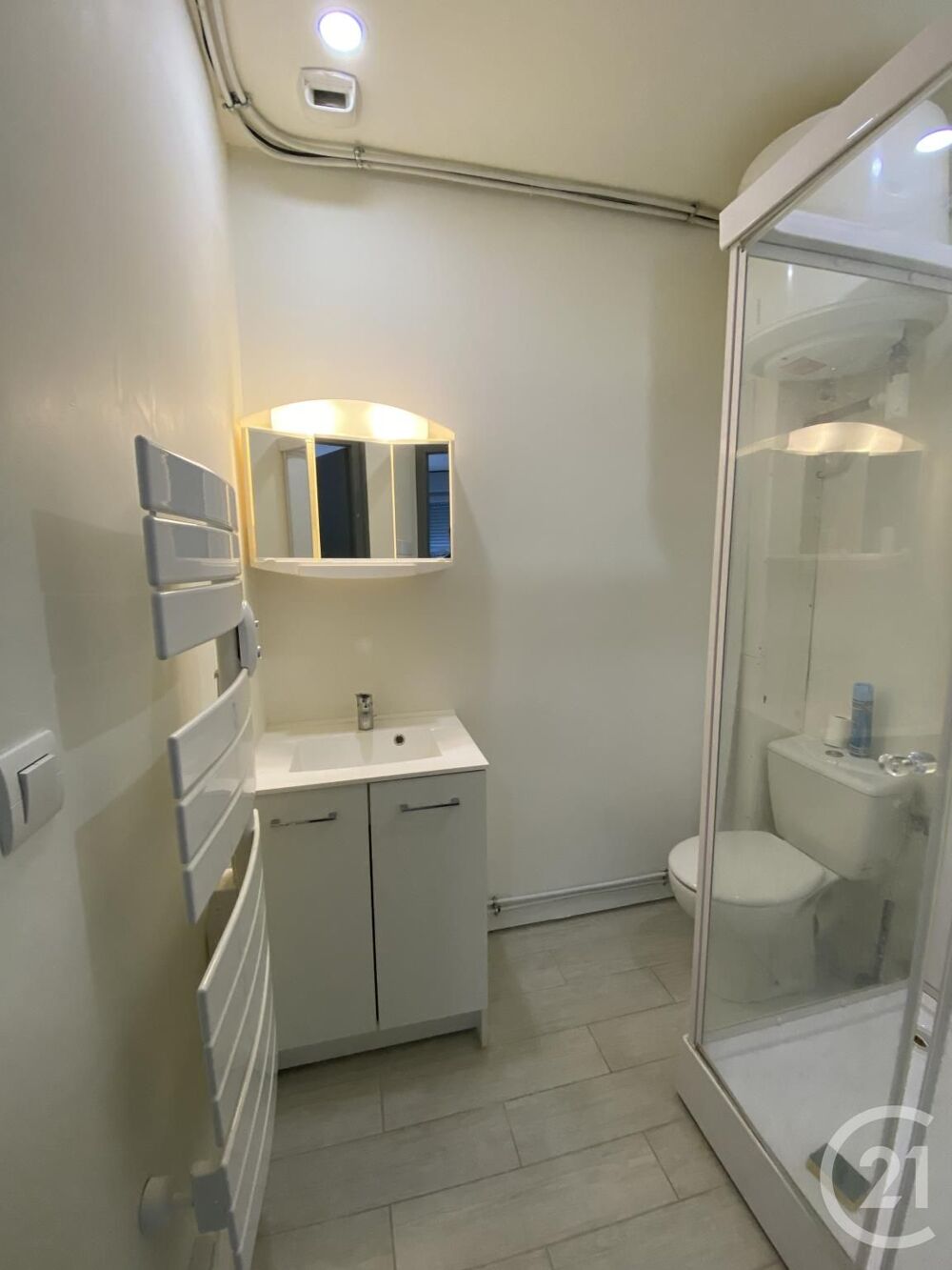 MOREZ: Découvrez ce charmant studio meublé de 15m², idéa....