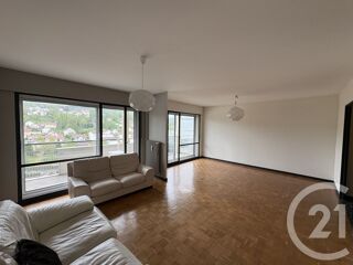  Appartement à louer 3 pièces 77 m²