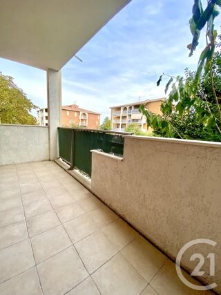  Appartement à louer 3 pièces 74 m²