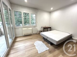  Appartement à louer 6 pièces 125 m²