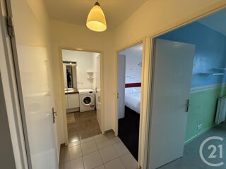  Appartement à louer 3 pièces 65 m²