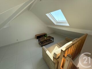  Appartement à louer 3 pièces 92 m²