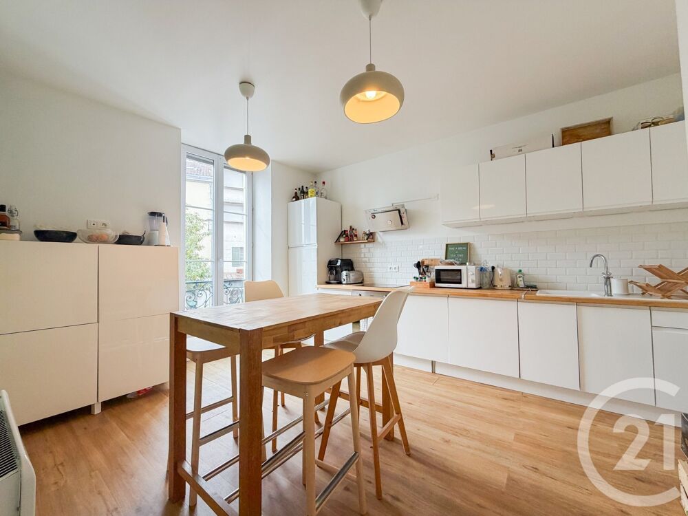 Découvrez ce superbe appartement en duplex de 147 m², id....