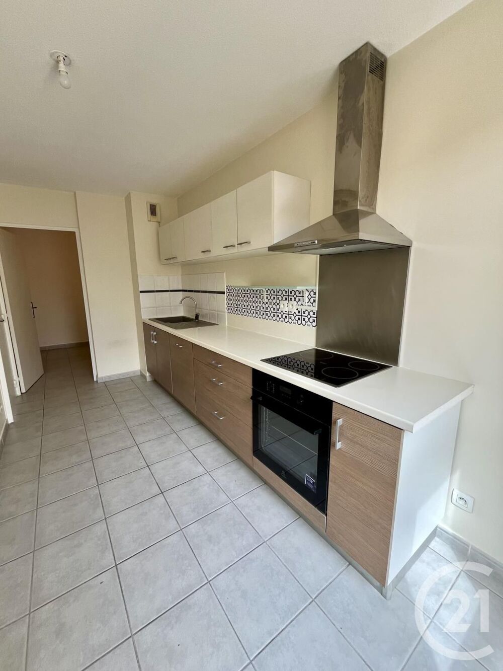 location Appartement - 4 pièce(s) - 96 m² Châteaurenard (13160)