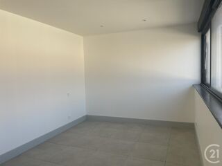  Appartement à louer 4 pièces 105 m²