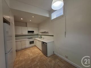  Appartement à louer 4 pièces 150 m²