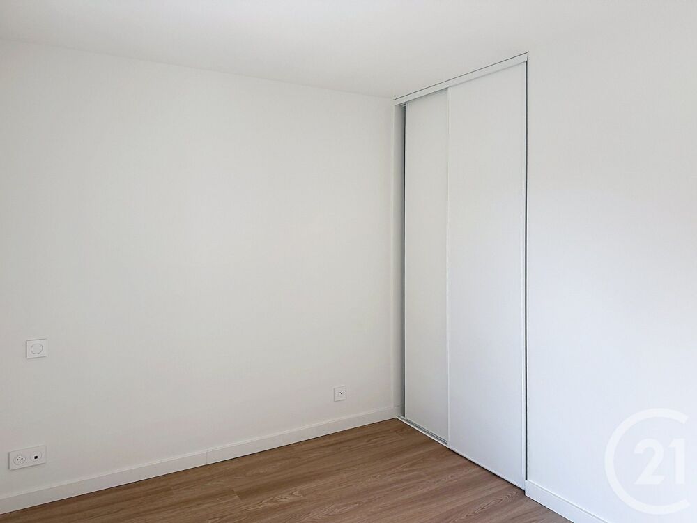 location Appartement - 3 pièce(s) - 43 m² Sixt-sur-Aff (35550)