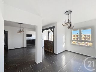  Appartement à louer 5 pièces 84 m²