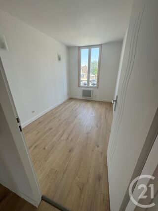  Appartement à louer 4 pièces 61 m²