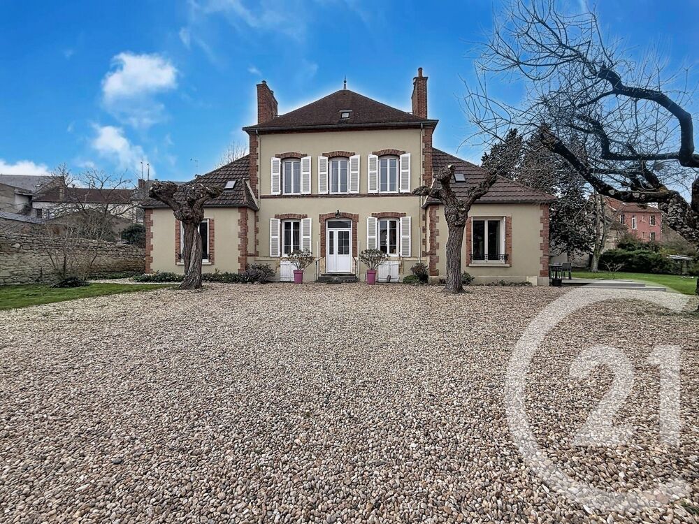 SAINT POURCAIN SUR SIOULE - Située en plein c½ur de Sain....