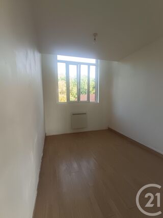  Appartement � louer 5 pi�ces 77 m�