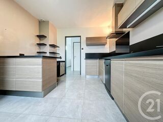  Maison � louer 7 pi�ces 197 m�