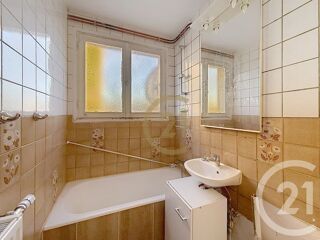  Appartement à louer 4 pièces 63 m²