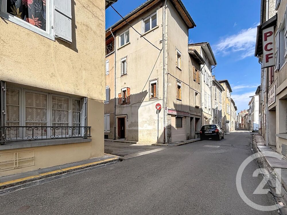 En plein c½ur de Saint Girons, venez visiter cette maiso....