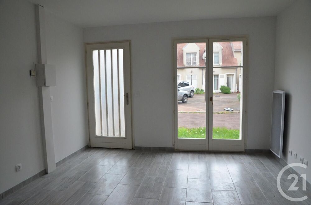 au centre ville de Nemours, un appartement F2 en duplex ....