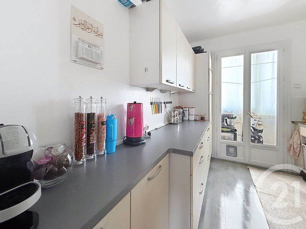 AVIGNON Appartement 3 pièces de 77 m² vendu loué avec g....