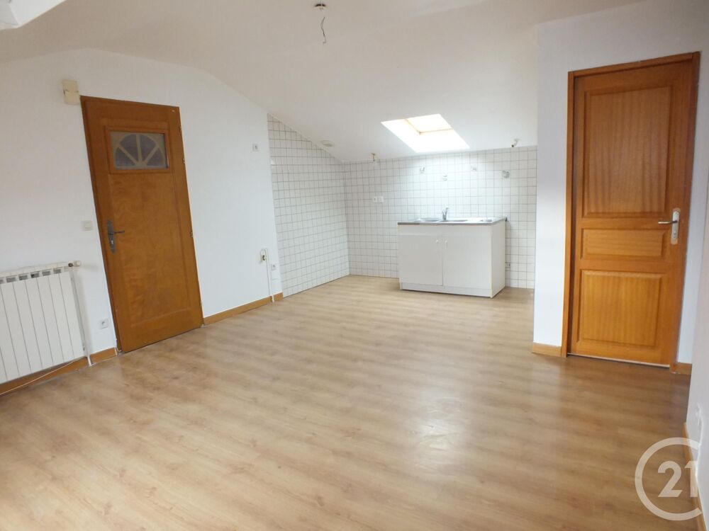 Plein centre, appartement de type 2 sur 2 niveaux donnan....
