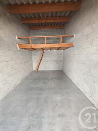  Parking / Garage à louer 15 m²