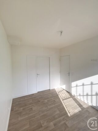  Appartement à louer 2 pièces 32 m²