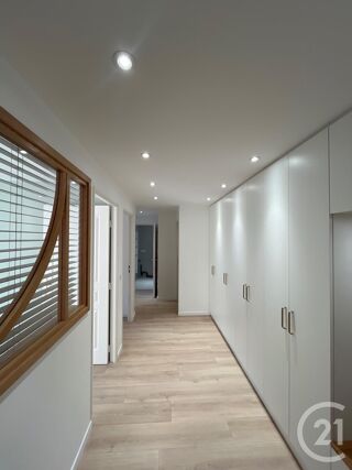  Appartement � vendre 4 pi�ces 77 m�